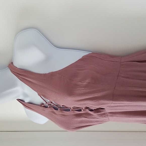 Halter neck Dress - Picture 3 of 9